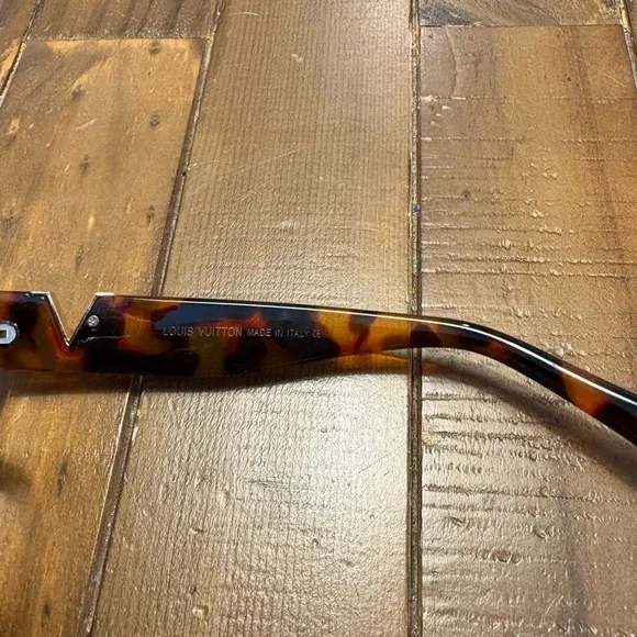 Tortoiseshell Cat Eye Louis Vuitton Sunglasses new - Picture 5 of 5